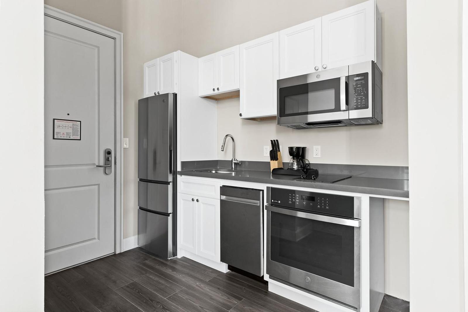 Bywater Apart-hotel 3*